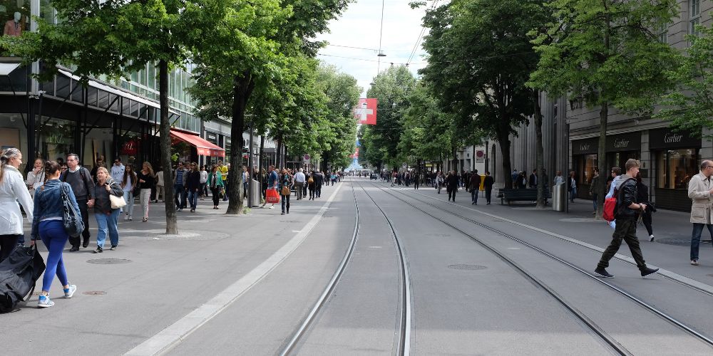 How to Reach the Bahnhofstrasse Zurich